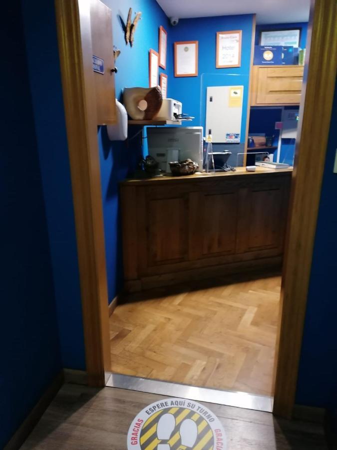 Pension Santa Clara A Coruna Bagian luar foto