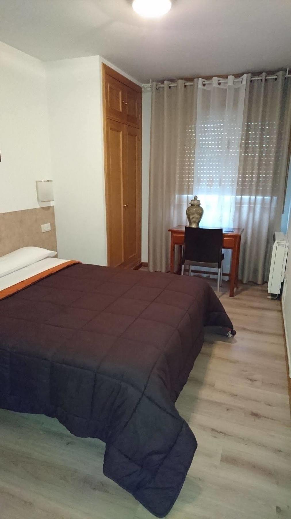 Pension Santa Clara A Coruna Bagian luar foto