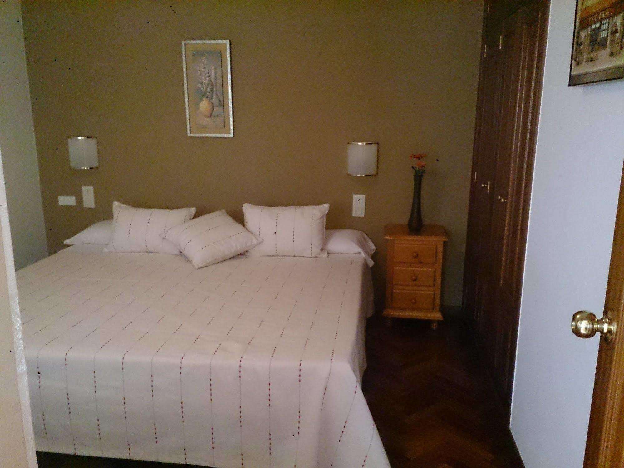 Pension Santa Clara A Coruna Bagian luar foto